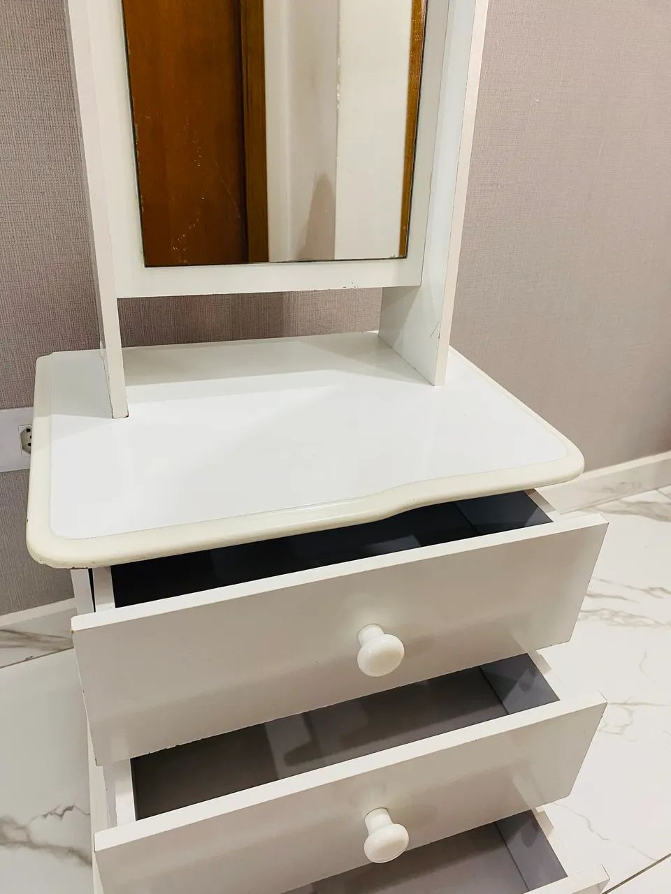 Vende-se escrivaninha com espelho - Foto 4