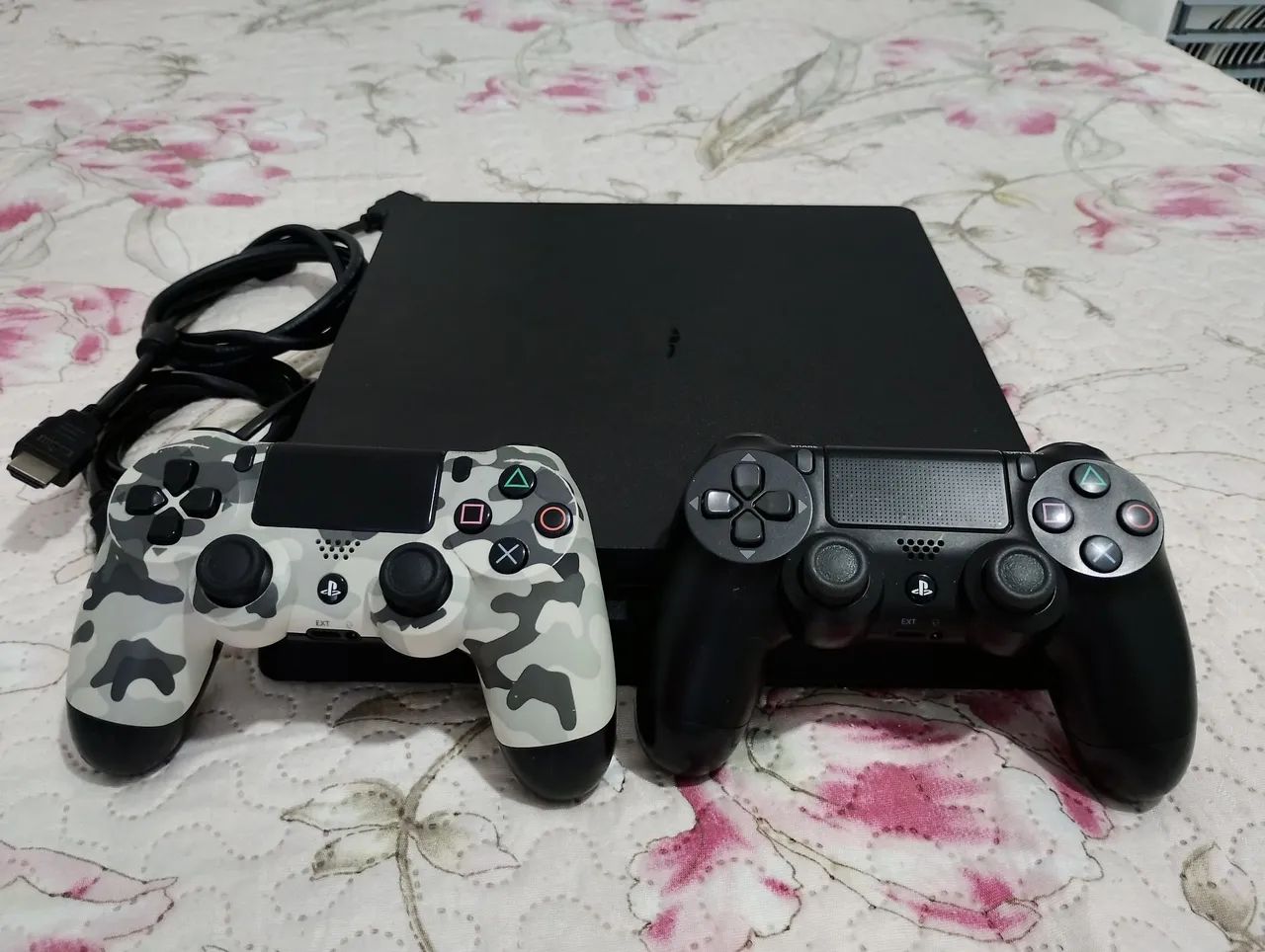 PLAYSTATION 4 SLIM