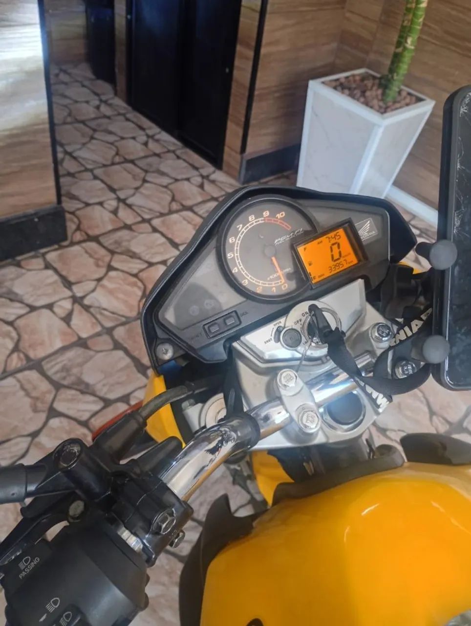 CB 300R 2010 - Foto 2