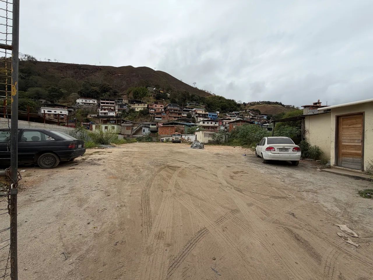 Alugo terreno comercial em Correas  - Foto 4