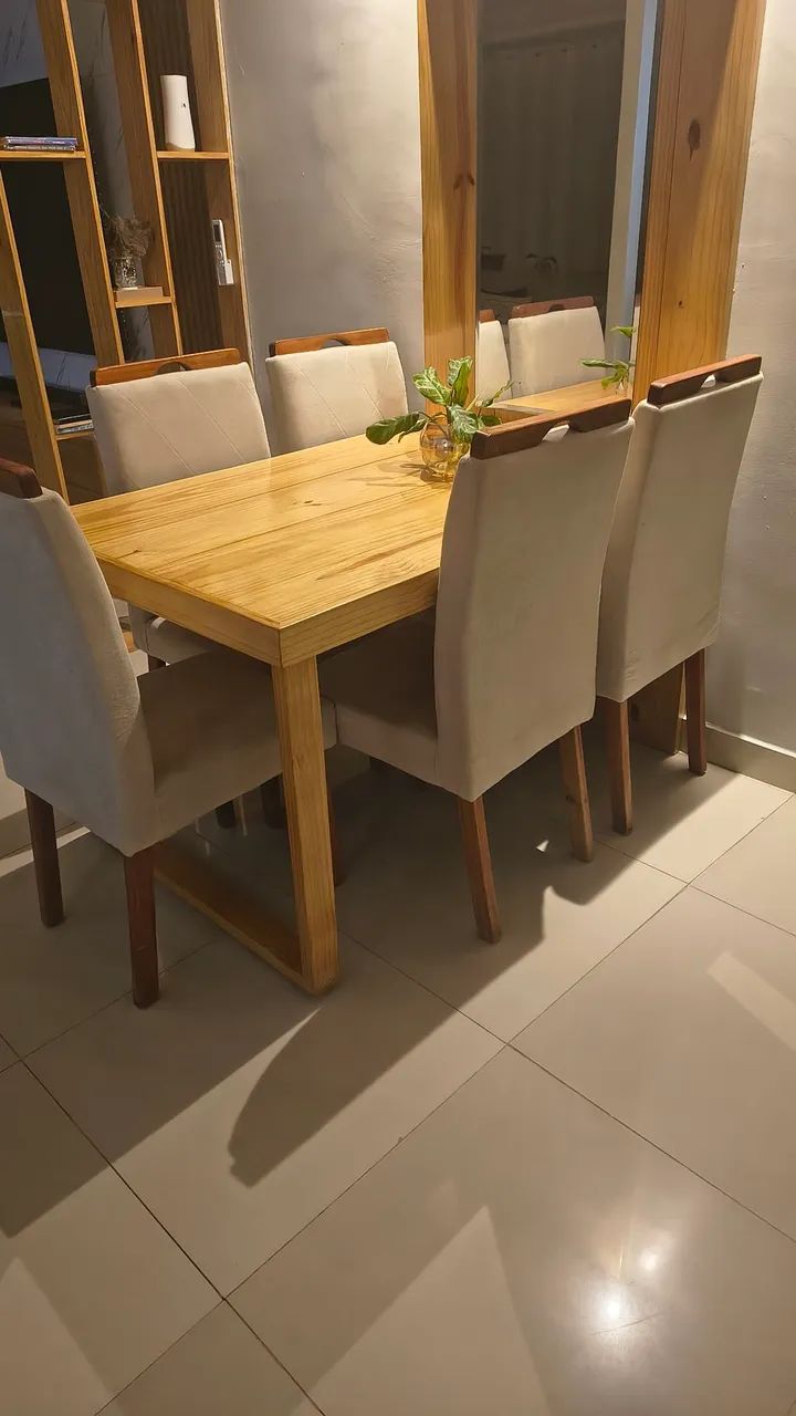 Cadeiras de jantar em madeira 