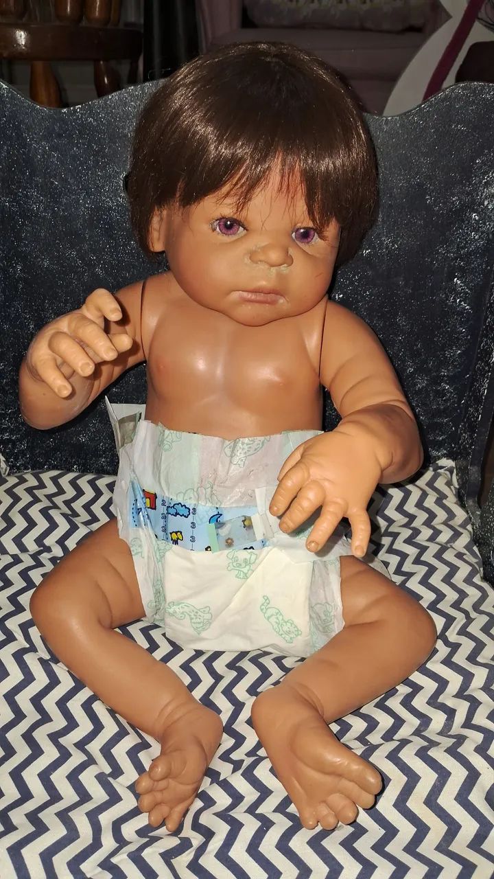 Bebe reborn em ótimo estado e berço feito a mão! - Foto 3
