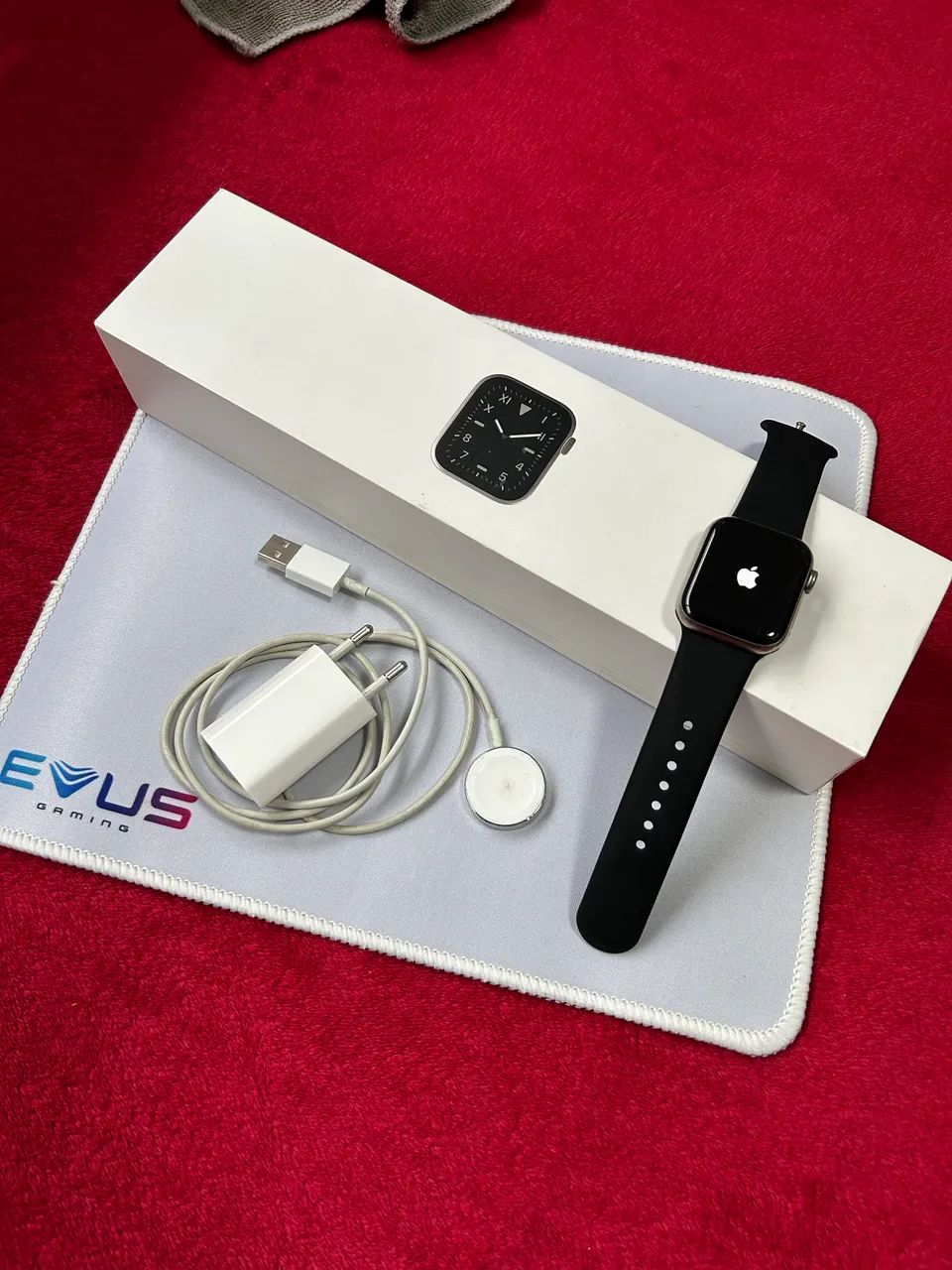Apple Watch Edition Series 5 40mm Titânio