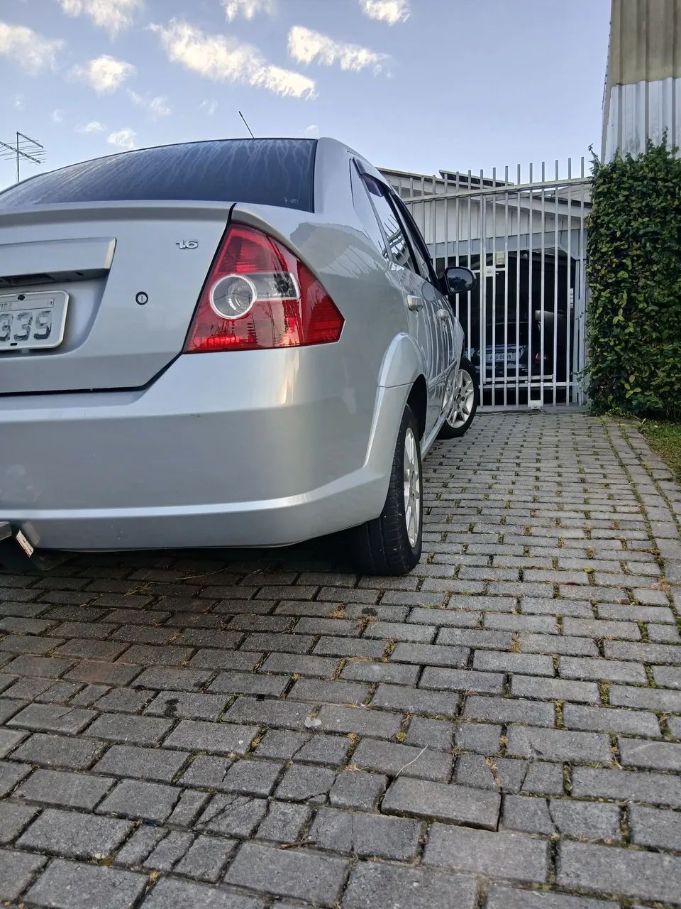 Ford Fiesta Sed. 1.6 8V Flex 4P 2009 - Foto 2