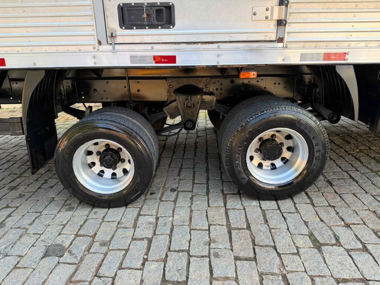 FORD CARGO 1119 TRUCK BAÚ 7,2M - Foto 9