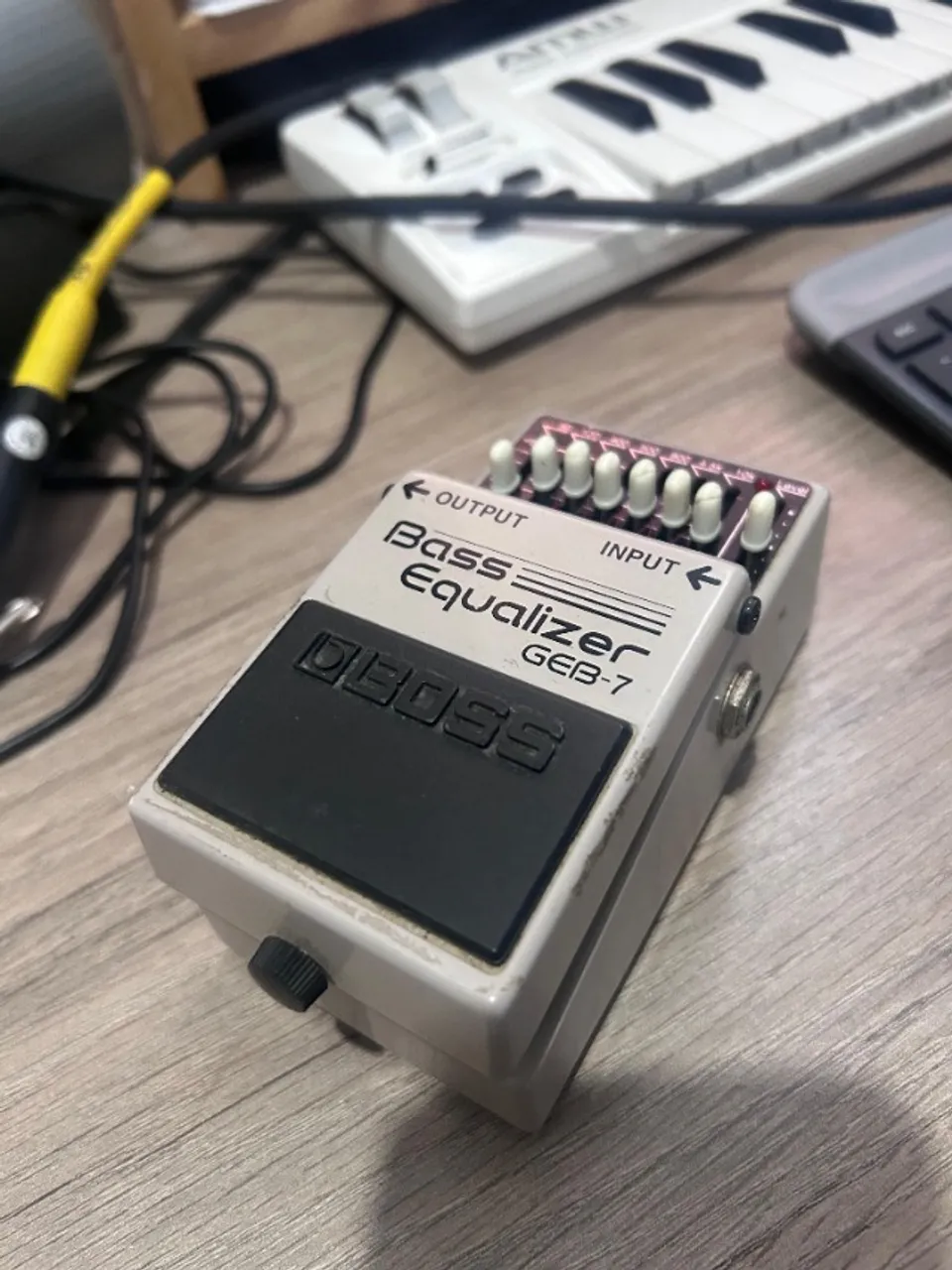 Pedal Boss Bass Equalizer GE-7B Marrom - Equipamentos e Acessórios