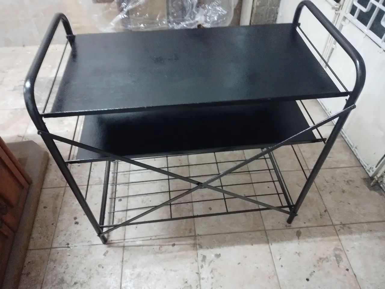 Vendo mesa de ferro preta - Foto 4