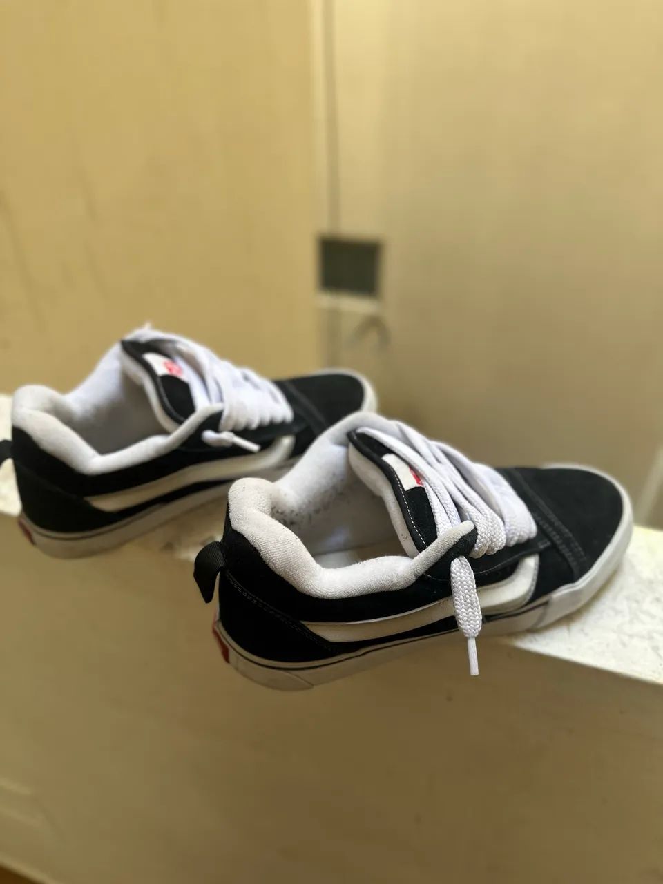 Tênis Vans Knu Skool Preto e Branco