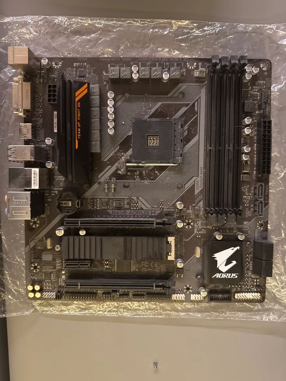 Placa mãe B450m Aorus retirada de peças 