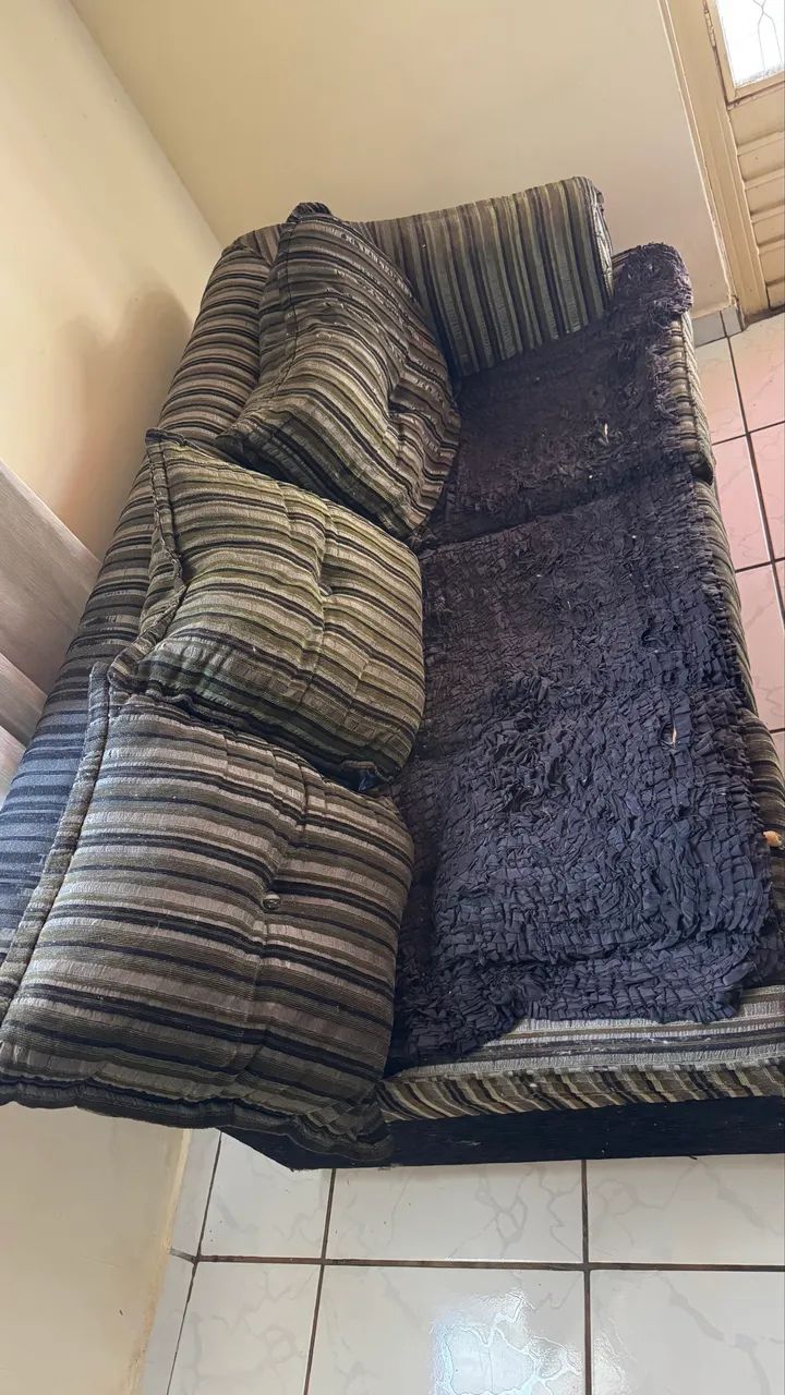 Vendo sofá para reforma  - Foto 3