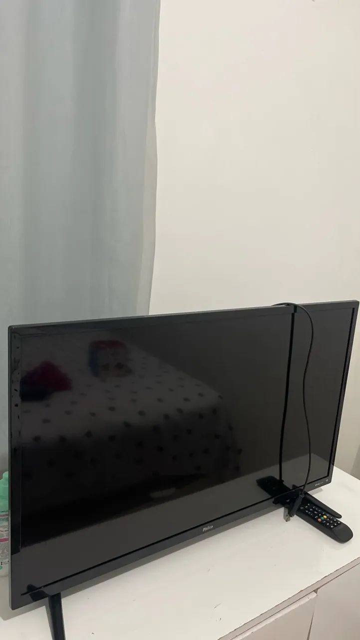 Smart TV Philco de 32 polegadas. Aparelho muito bem cuidado, ideal para quarto, sala.