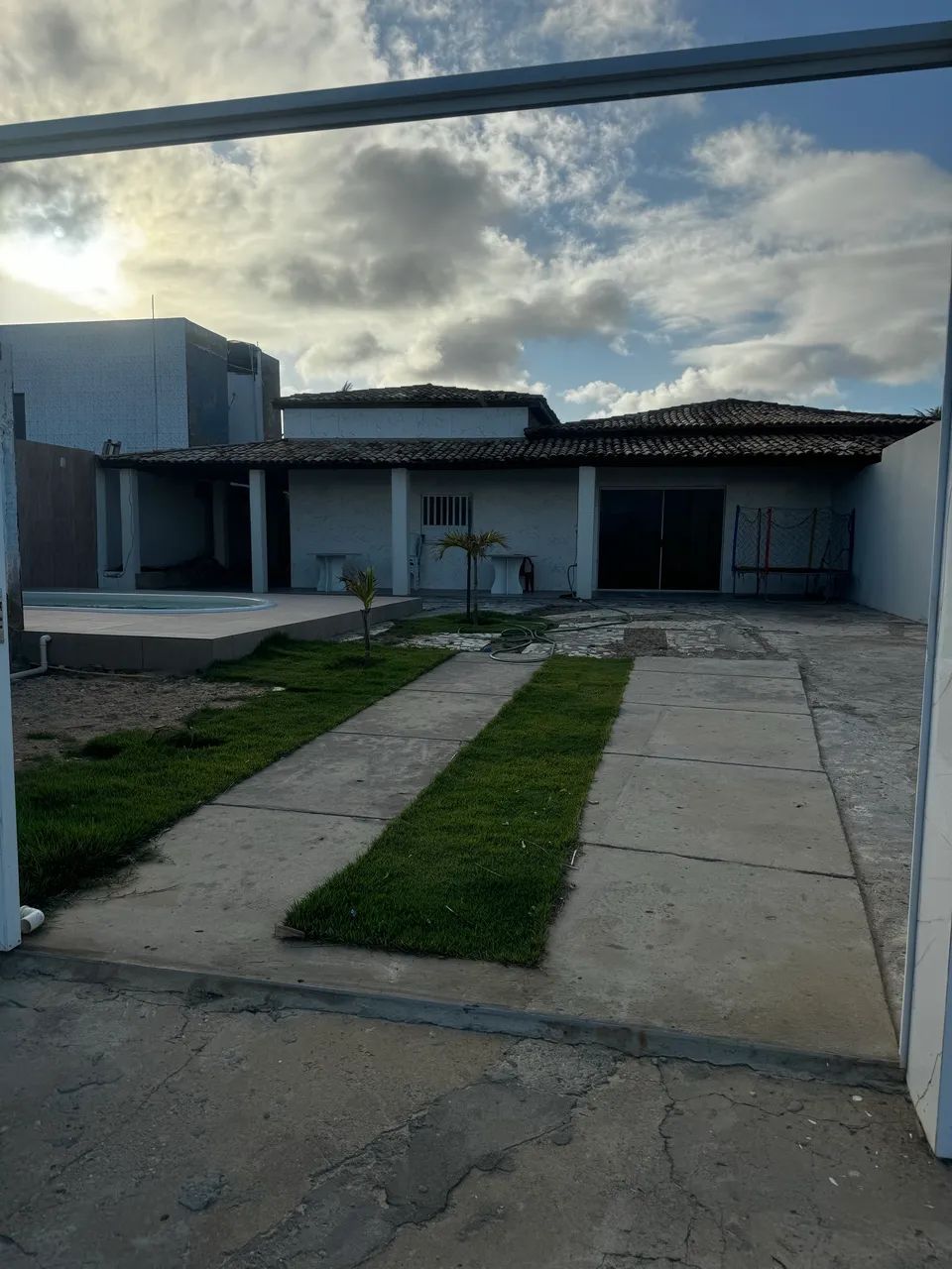 Alugo casa frente mar pé na areia  praia Abaís - Foto 2