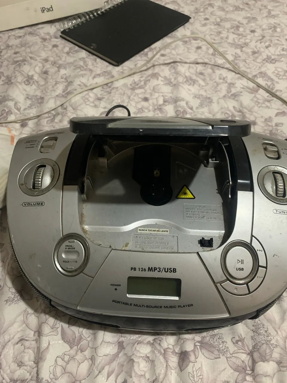 Rádio portátil AM/FM com entrada de Bluetooth 