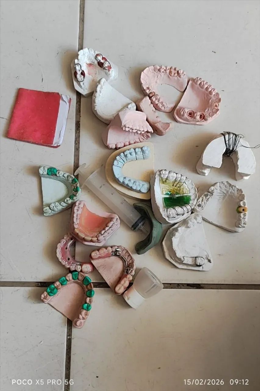 Vende-se material para produção de prótese dentária  - Foto 3