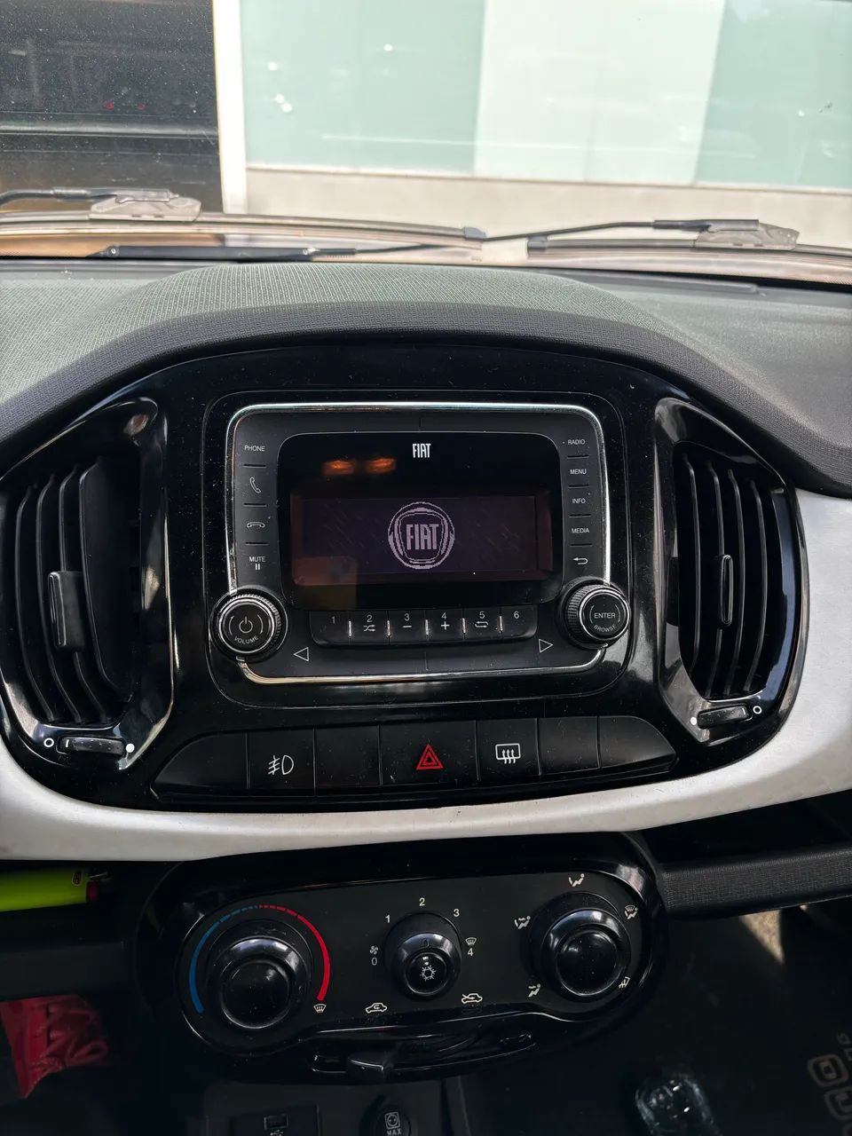 Fiat Uno Sporting 1.4 B.edit. Flex 8V 5P 2016 - Foto 3