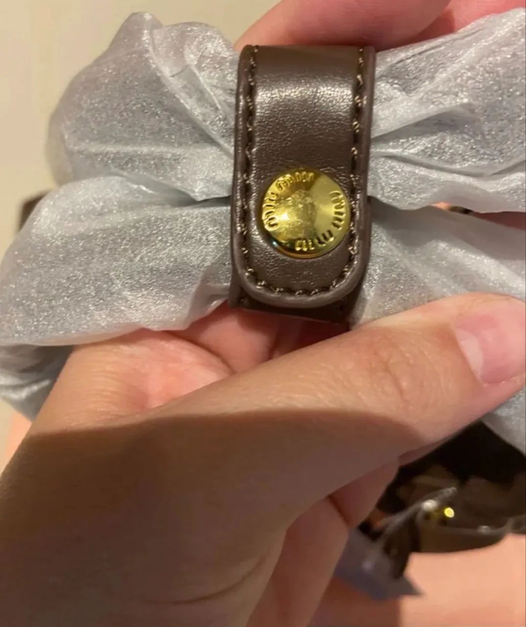 Bolsa tote arcadie couro miu miu marrom escura - acompanha alça maior e dust Bag  - Foto 3