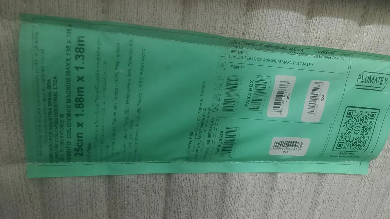 Vendo cama box casal normal com cabeceira colchão e base. - Foto 2