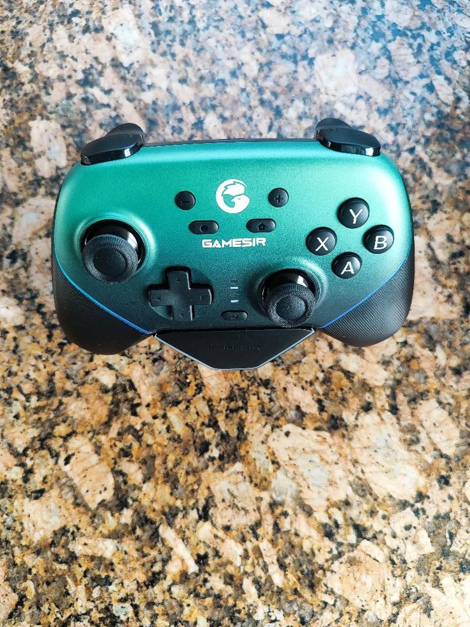 Controle gamesir super nova com dock de carregamento e faceplate extra - Foto 4