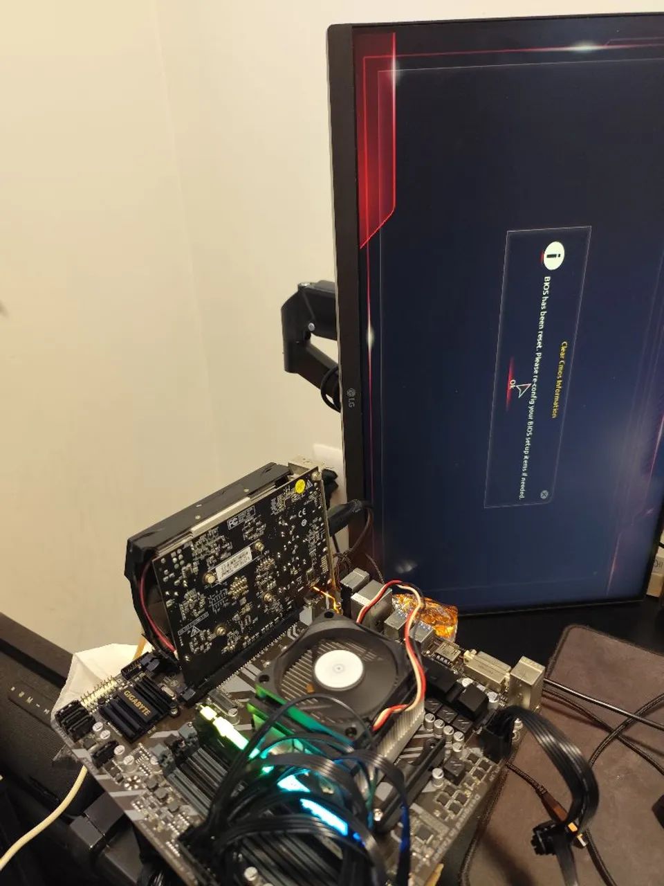 Placa mãe gigabyte b450m DS3H V2 - Foto 5