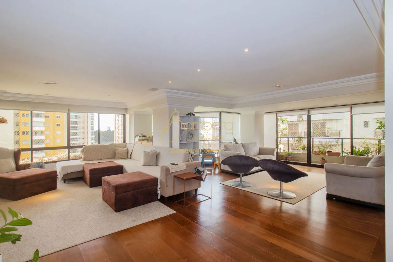 Este espaçoso apartamento oferece uma experiência de vida sofisticada e confortável.