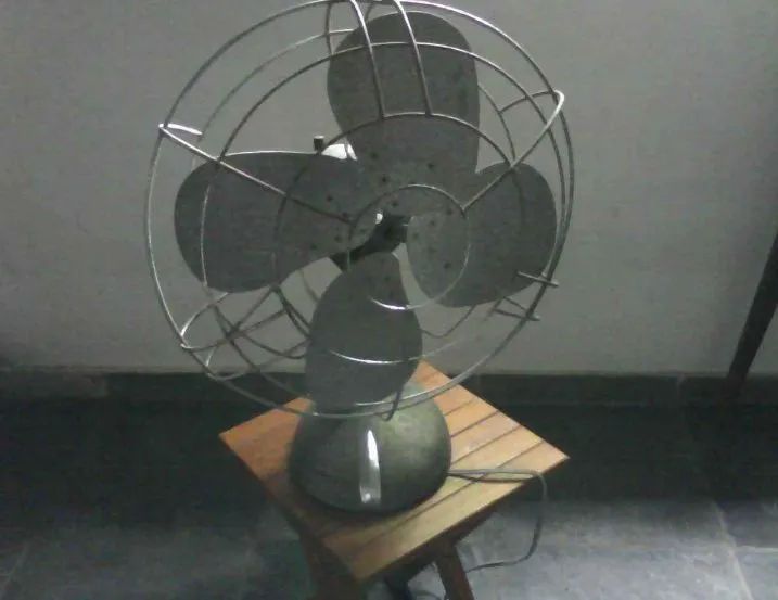 Ventilador Antigo de Mesa