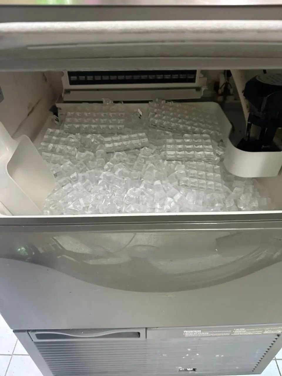 Máquina de Gelo em Cubo Macom Ice Mate 60kg - Foto 2