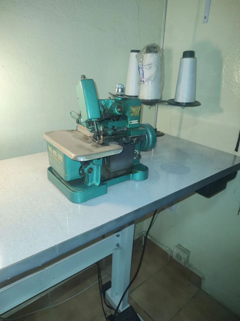 Máquina overloque COM MESA!  TOP - Foto 3