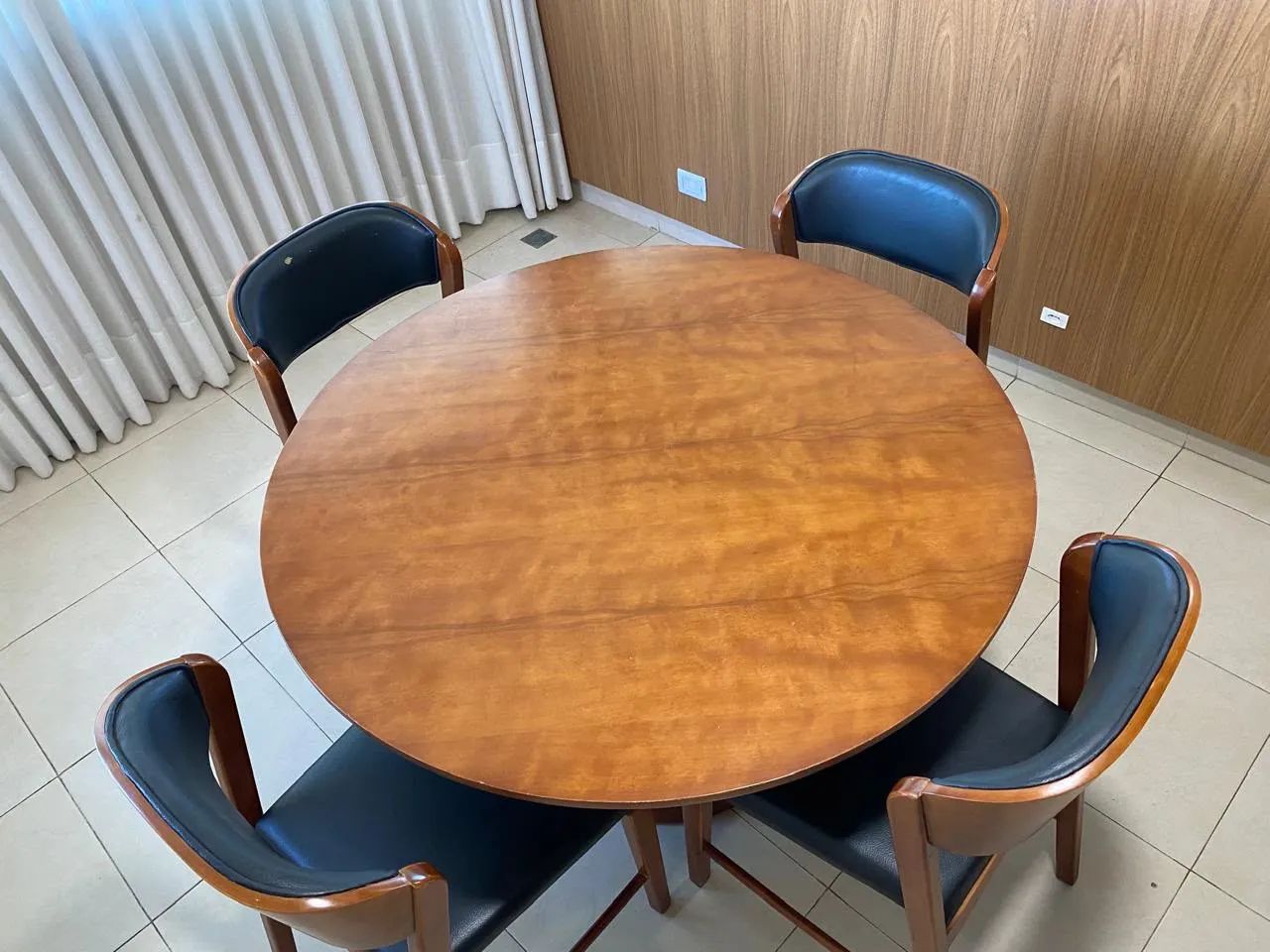 Mesa de Quatro Cadeiras  - Foto 3