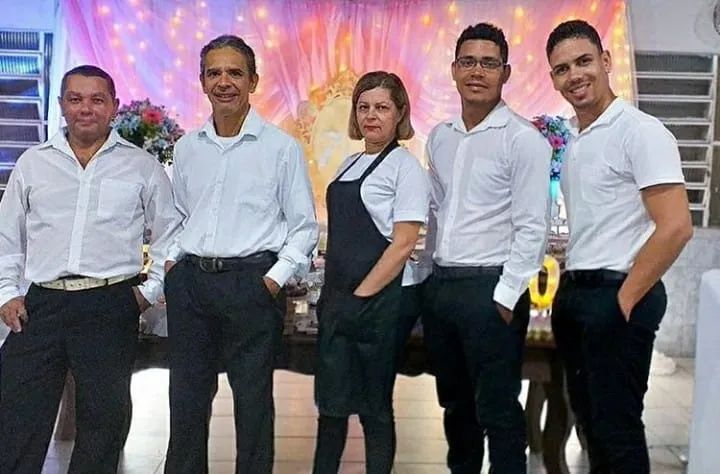 GARÇOM - BARMAN - CHURRASQUEIRO  {71} 9_8_3_8_7 - 5_7_6_5