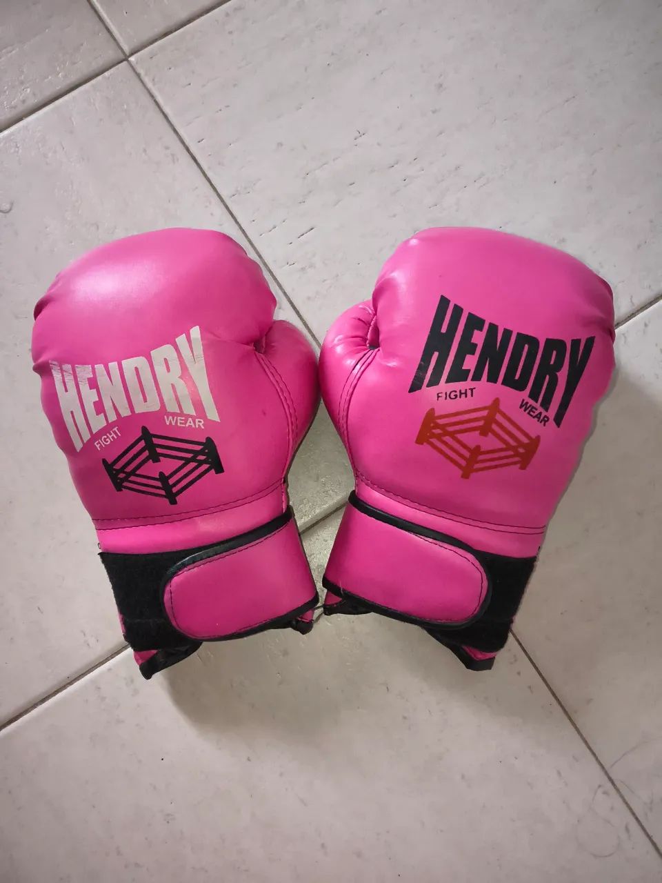 Vendo par de luvas de boxe 