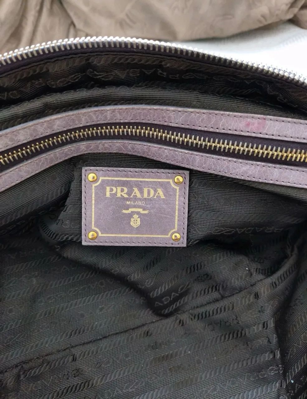bolsa prada de couro cinza vintage - Foto 3