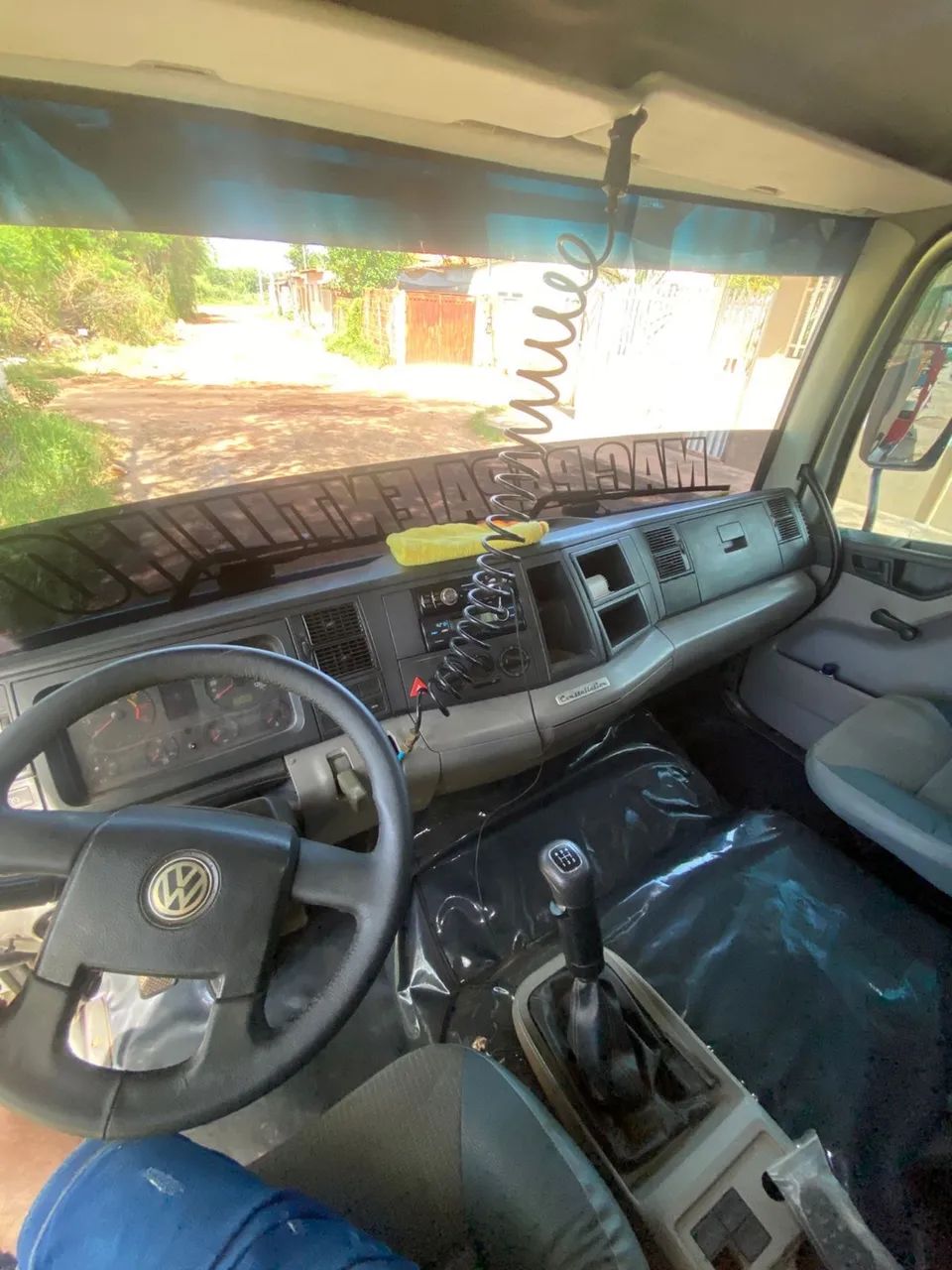 VW Constellation 15-180
