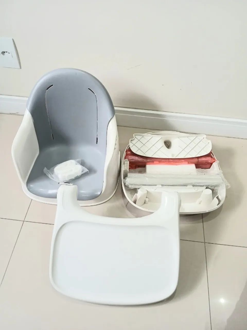 Cadeira de Alimentação Safety 1st Branca e Cinza  - Foto 5