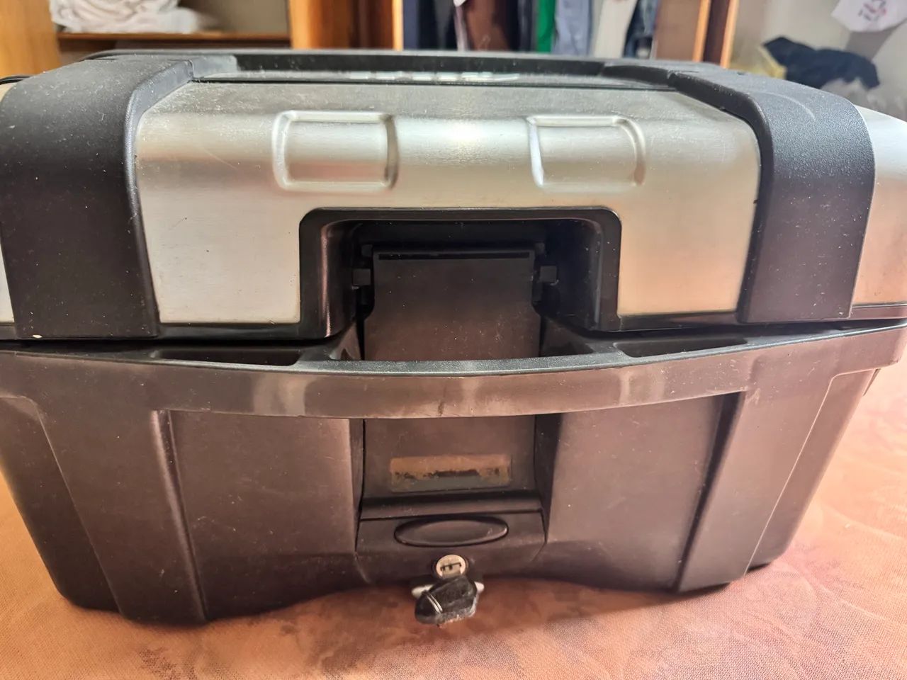 baú de motocicleta da marca Givi, modelo Trekker 33 l - Foto 3