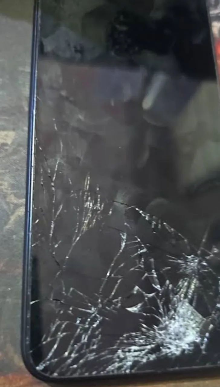 Celular xiaomi 1gb ram quebrado 