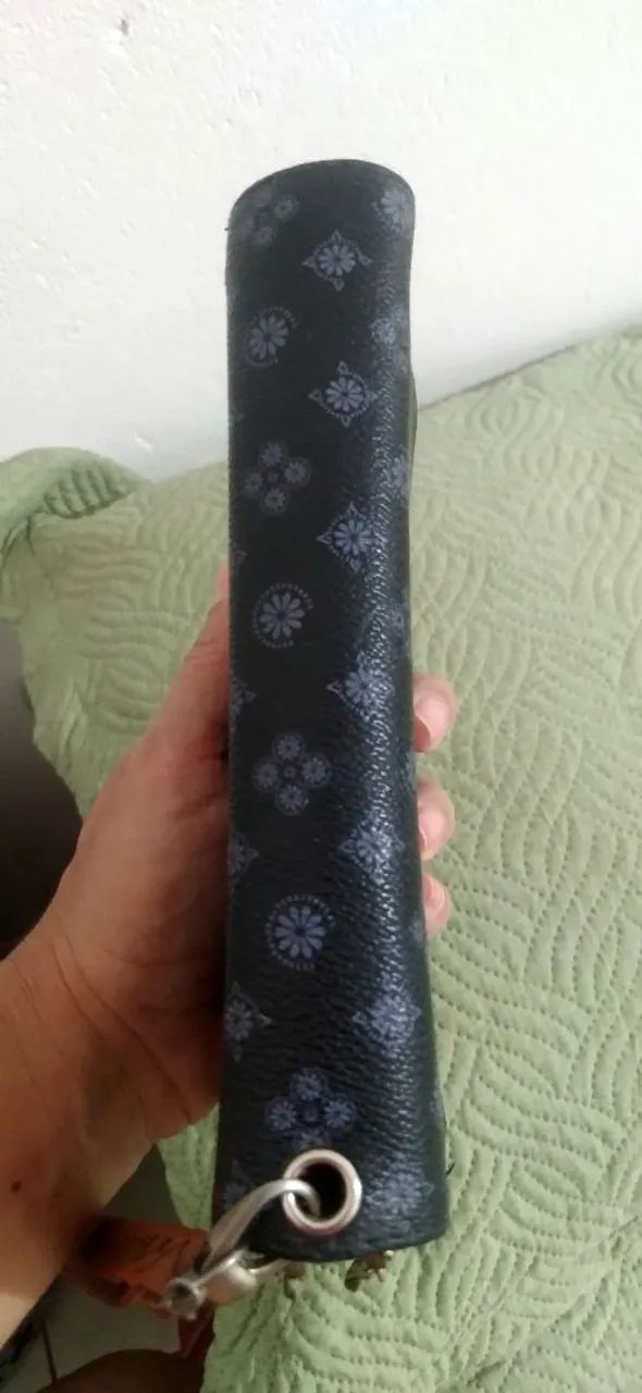 Carteira feminina Lace Lore em couro. - Foto 4
