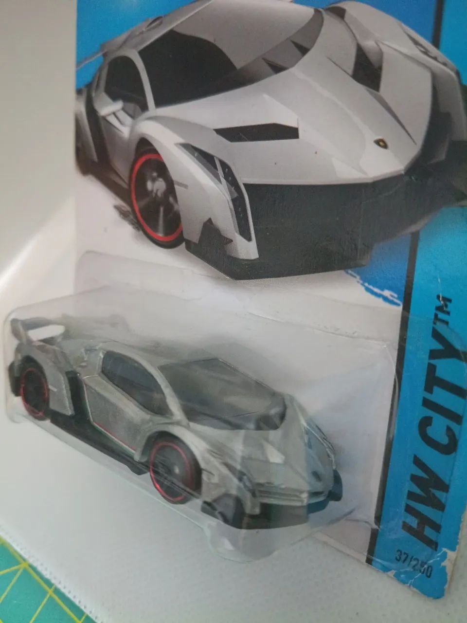 Hot Wheels Lamborghini Veneno HW CITY ? 2013 - Foto 3