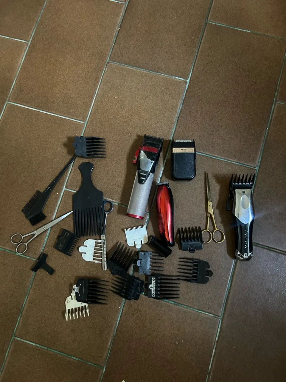 Vendo essas máquinas de cortar cabelo 