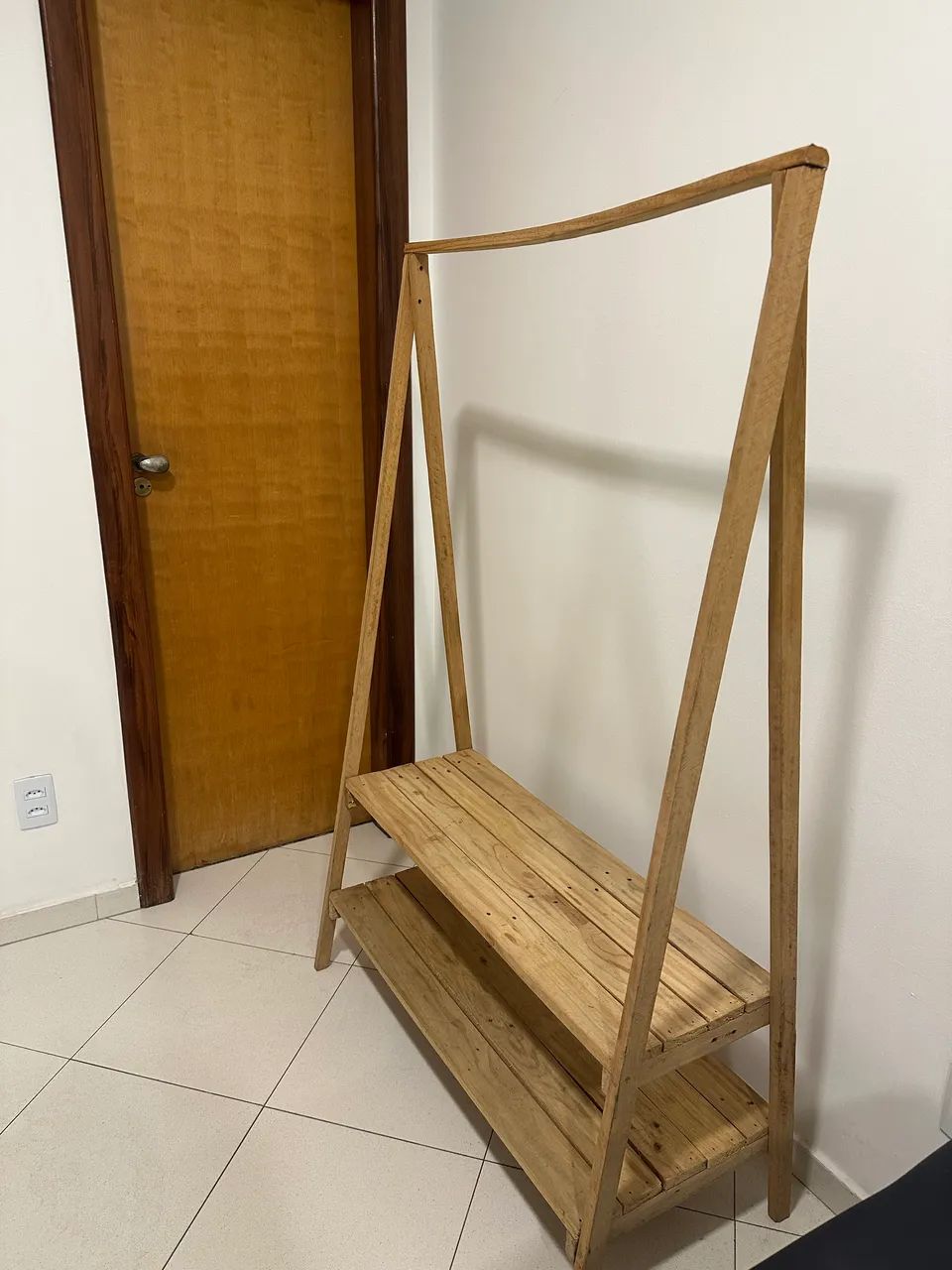 Arara de madeira  - Foto 2