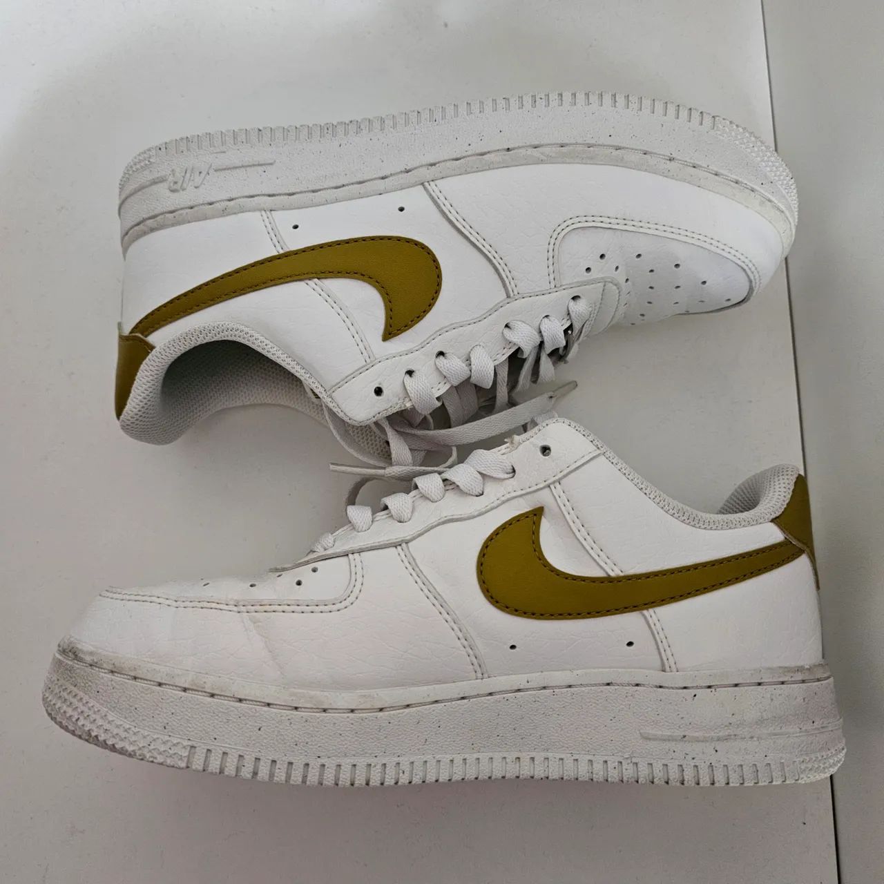 Air force 1 branco e dourado - Foto 3
