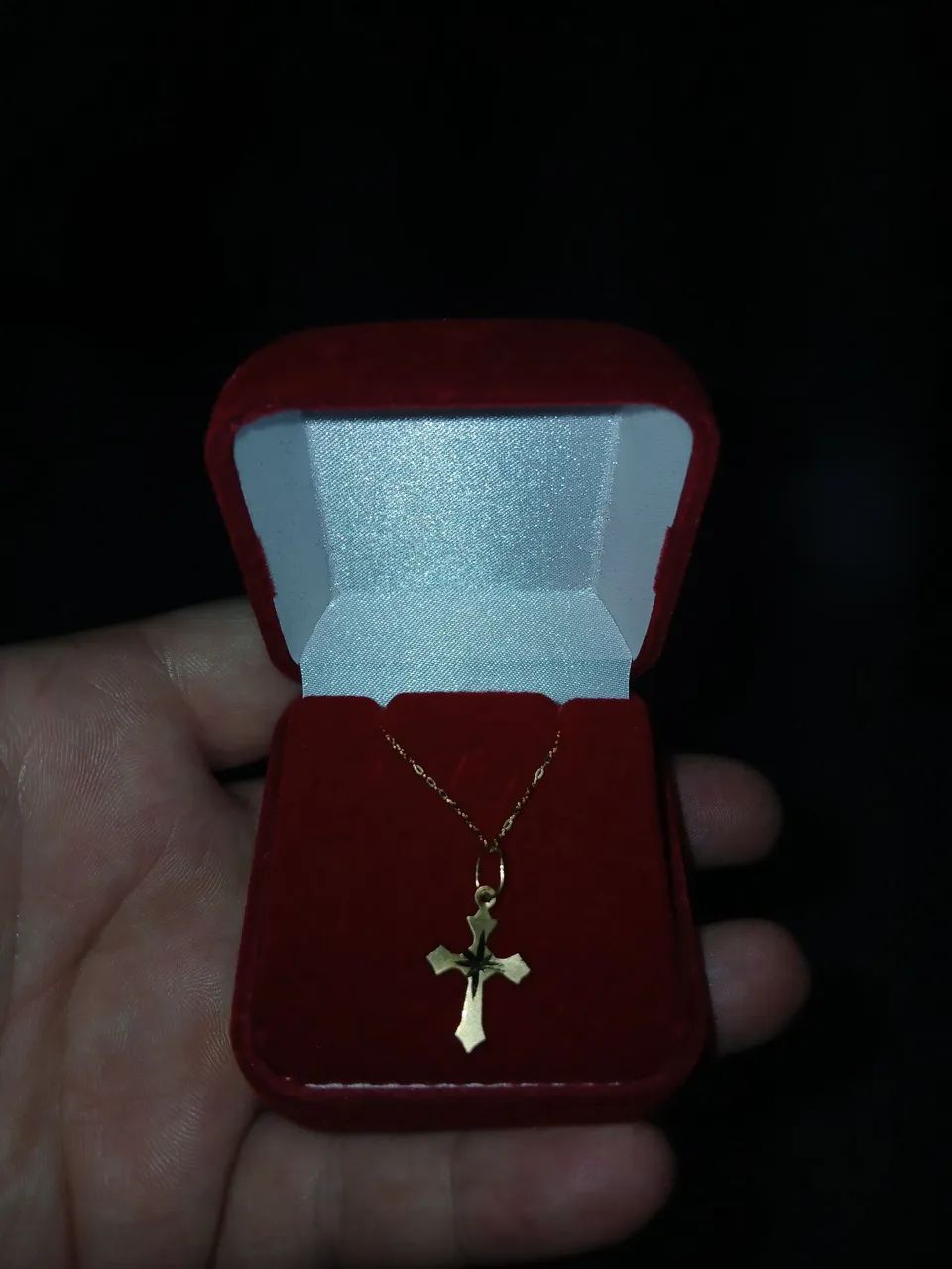 Corrente de ouro com pingente 