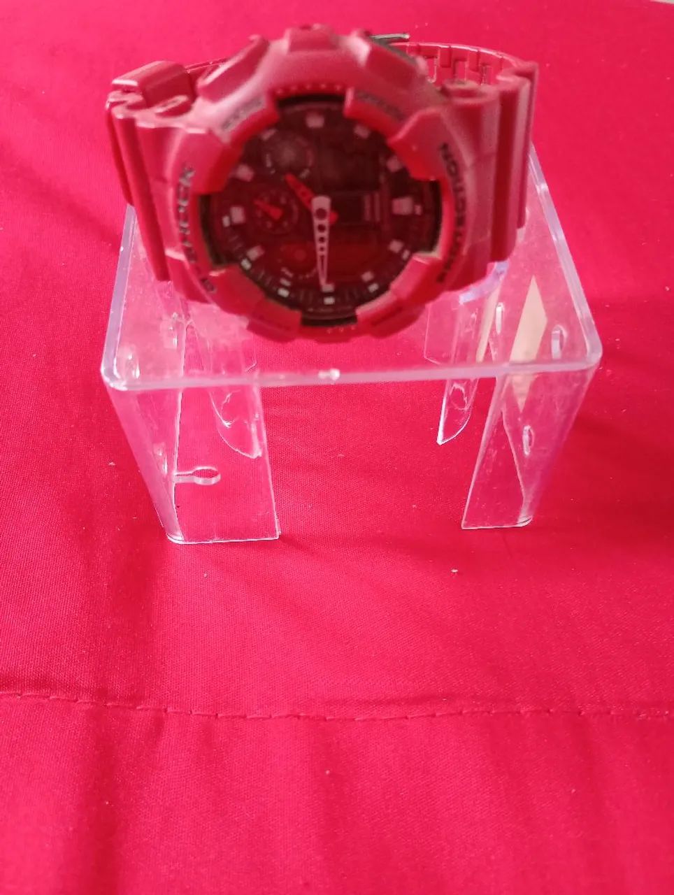 Relógio Casio G-SHOCK vermelho 