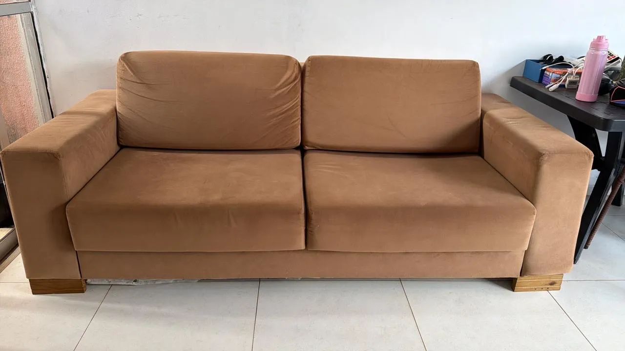 SOFÁ EM ÓTIMO ESTADO DE CONSERVAÇÃO! 