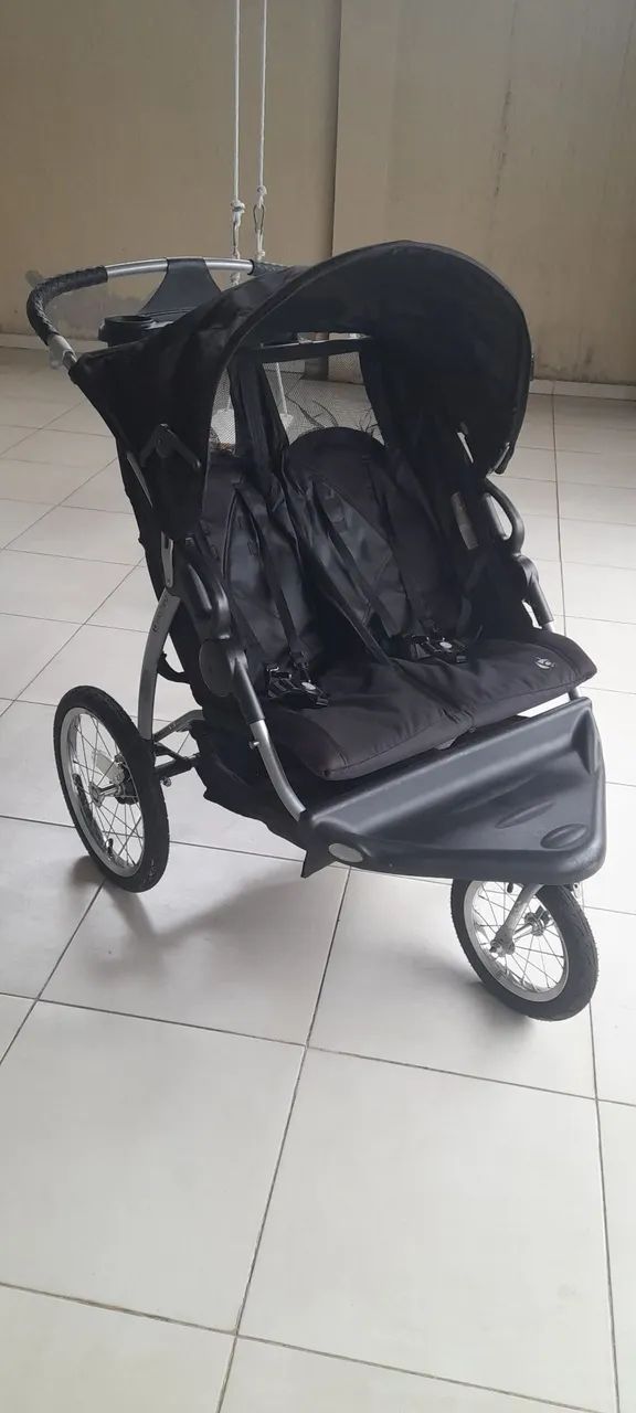 Carrinho de gêmeos Babytrend 