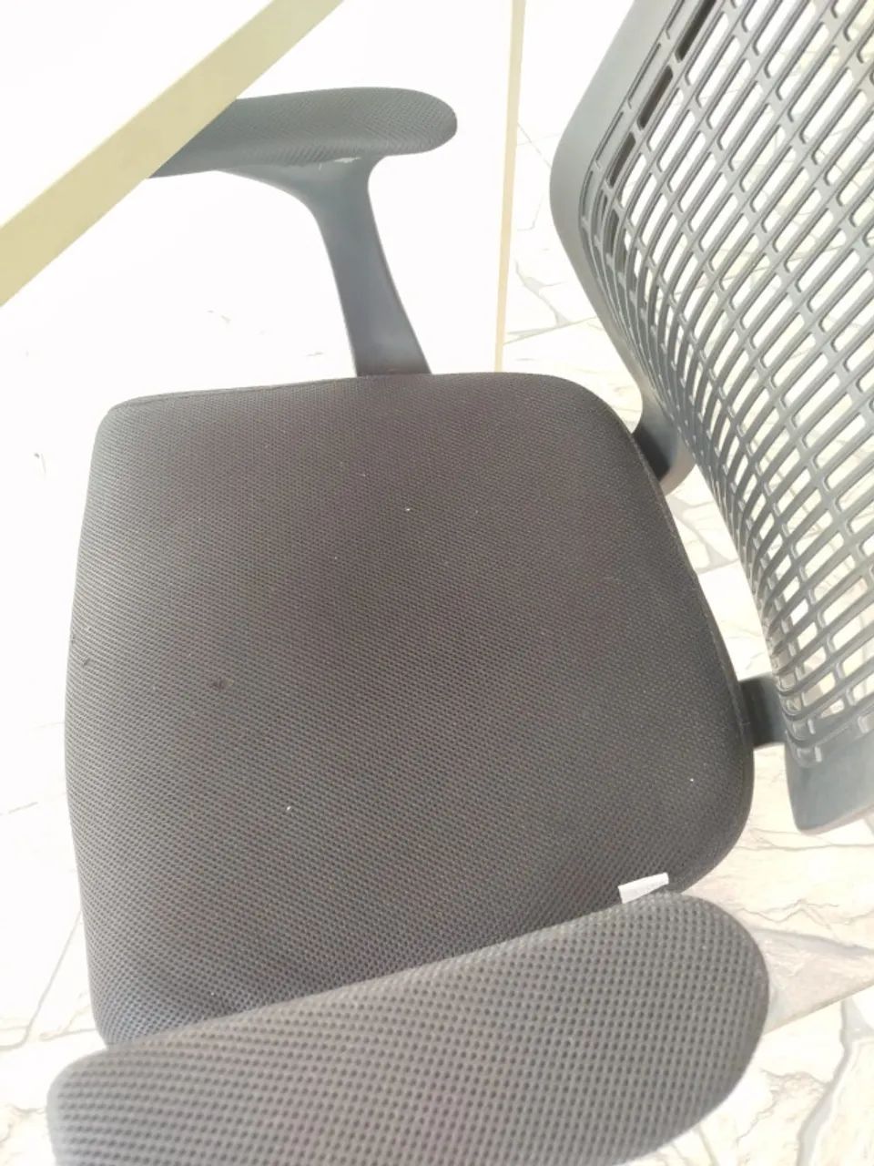 Mesa de escritório com cadeira - Foto 5
