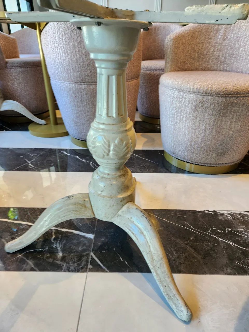 Pé de mesa ferro fundido pintado de branco - Foto 4