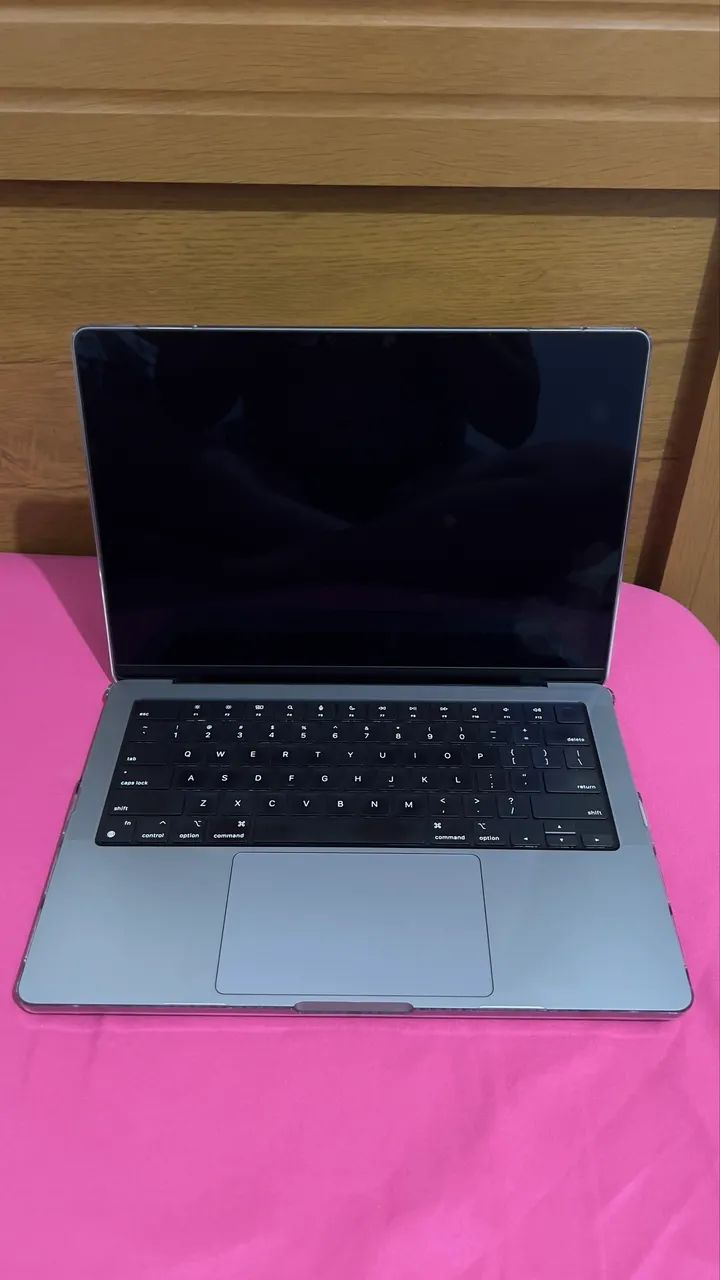 Macbook 14 - M1 Pro - 16ram - 1tb (Tela com Defeito)