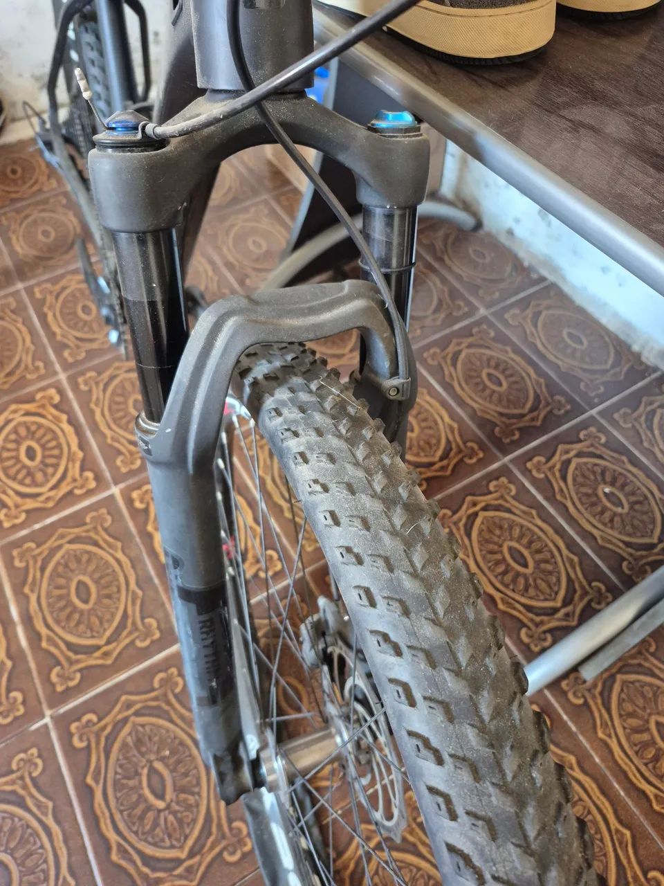 Bicicleta Cube aro 29 Tamanho 19 suspensão fox - Foto 3