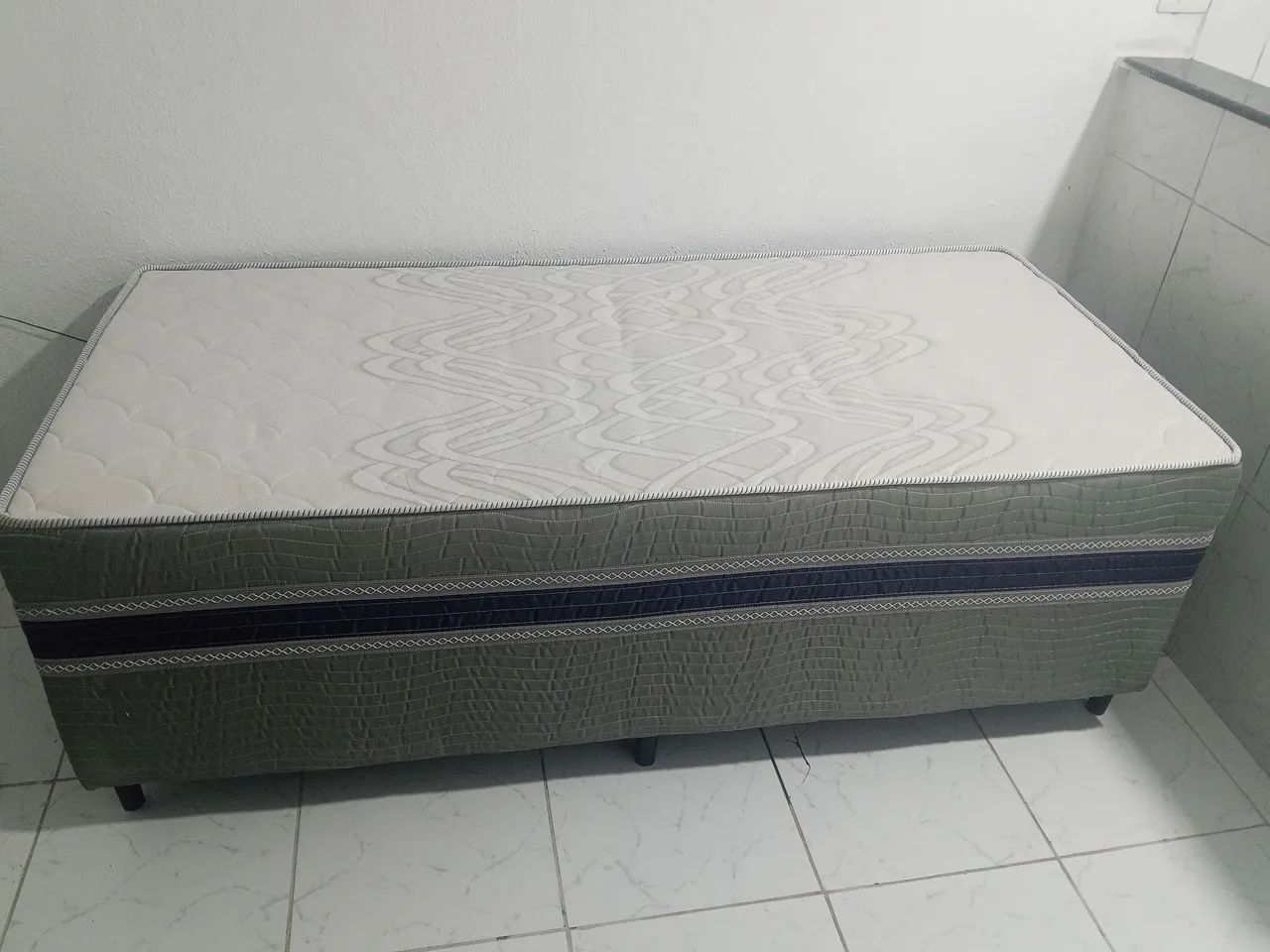 Cama box solteiro D28 seminova - Foto 4