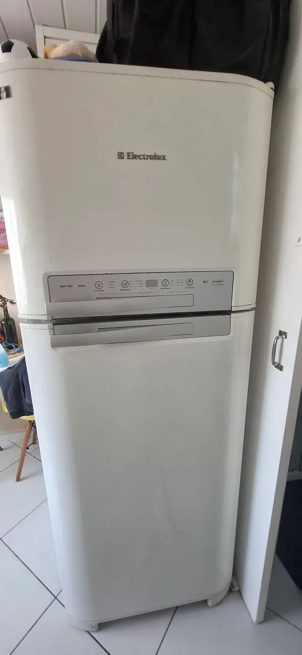 Vendo geladeira Electrolux seminova  - Foto 2